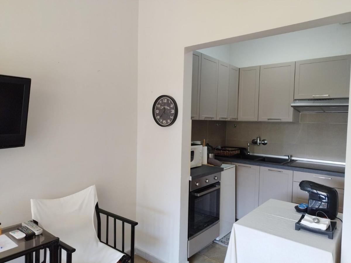 Nomo Studio Volos Bagian luar foto